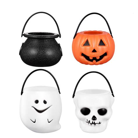 Halloween crafts: witch cauldron candy holder ideas